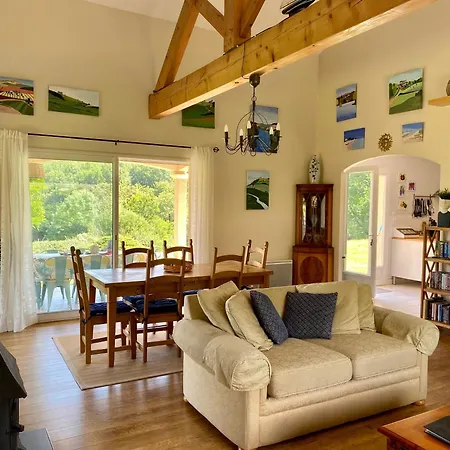 Villa De La Colline - Family Friendly With Private Pool And Secure Garden